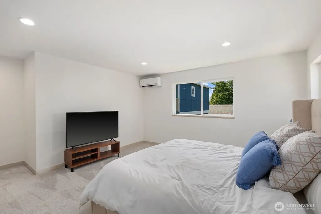 1249 SW 151st Street Seattle WA 98166