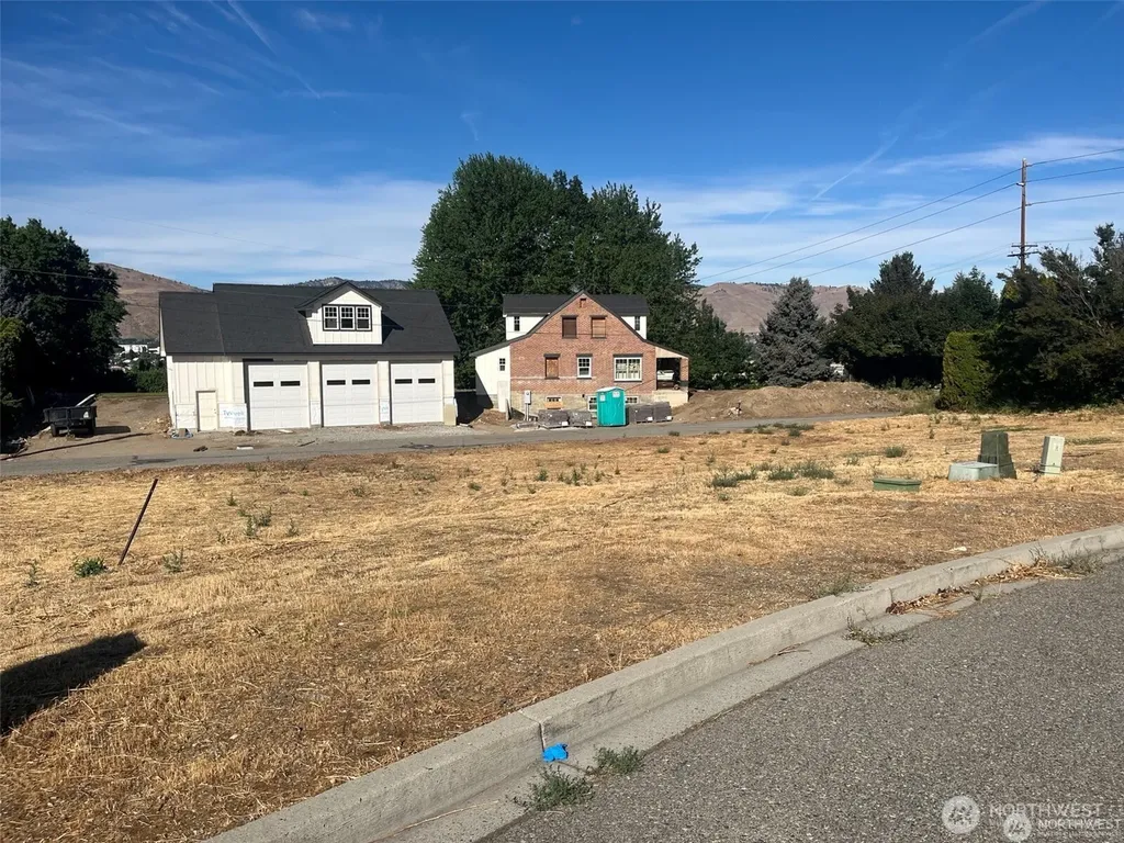 1076 Corum Circle East Wenatchee WA 98802