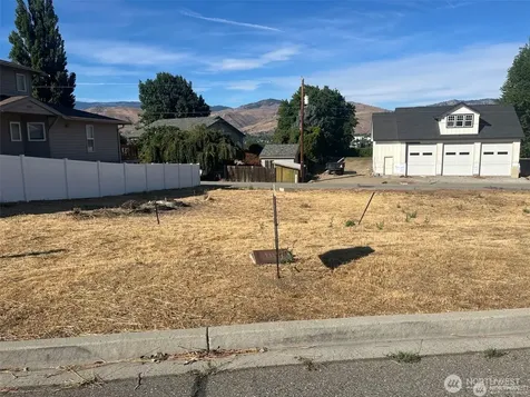 1076 Corum Circle East Wenatchee WA 98802