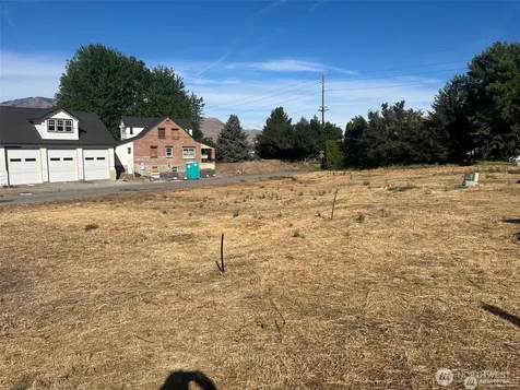 1076 Corum Circle East Wenatchee WA 98802