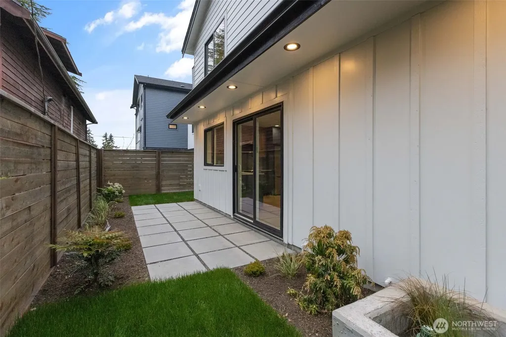 11052 2nd Avenue NW Seattle WA 98177