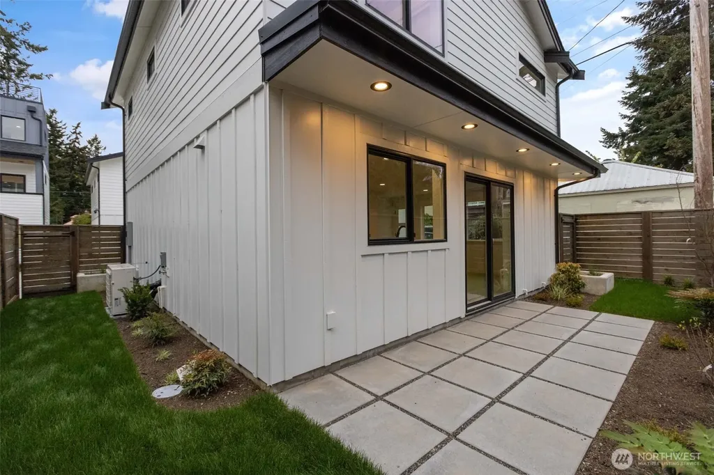 11052 2nd Avenue NW Seattle WA 98177