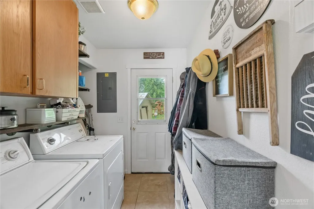 1904 North River Road Cosmopolis WA 98537