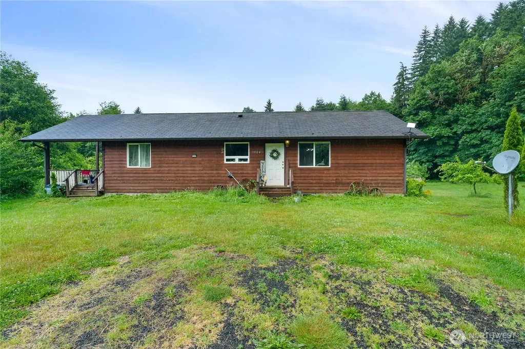 1904 North River Road Cosmopolis WA 98537