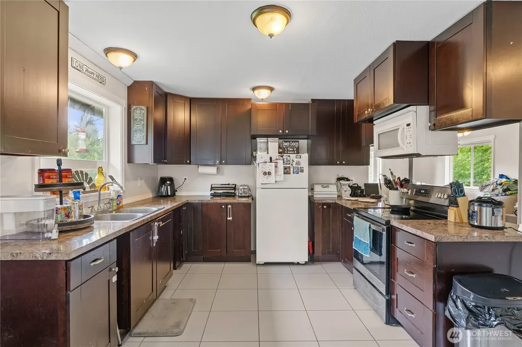 1904 North River Road Cosmopolis WA 98537