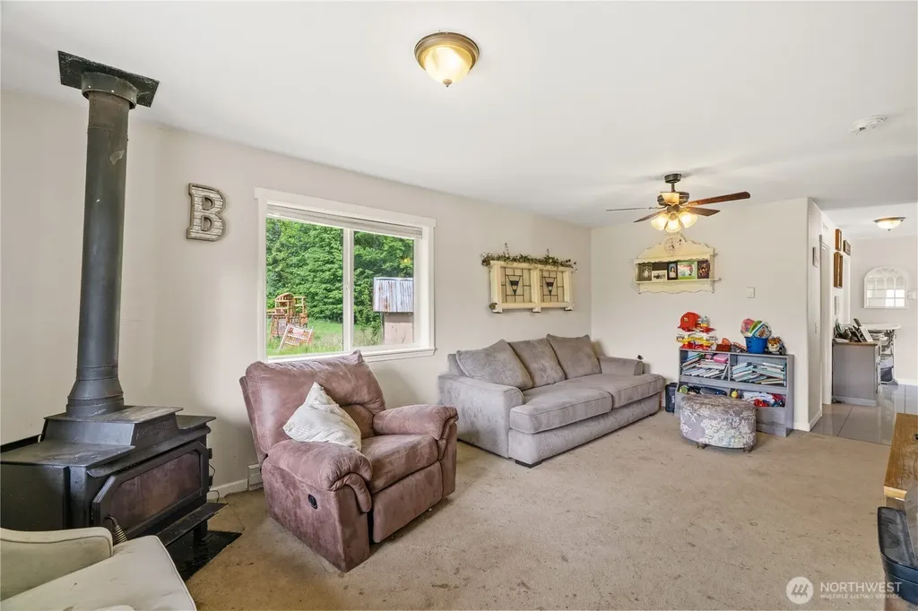 1904 North River Road Cosmopolis WA 98537