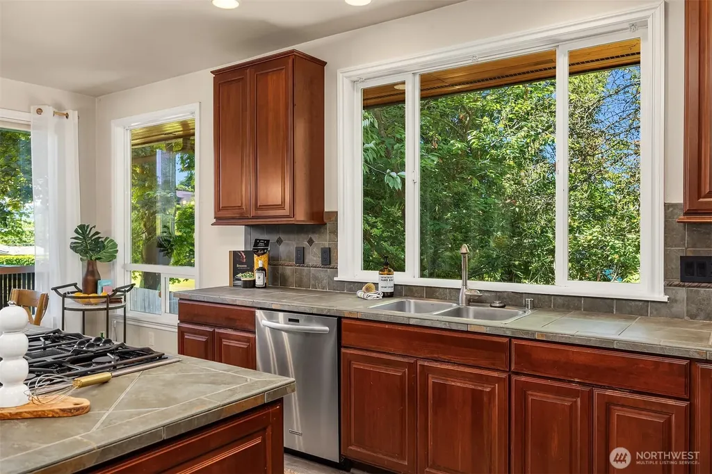 16315 Inglewood Place NE Kenmore WA 98028