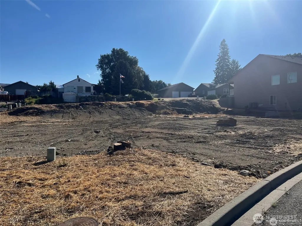 1066 Corum Circle East Wenatchee WA 98802