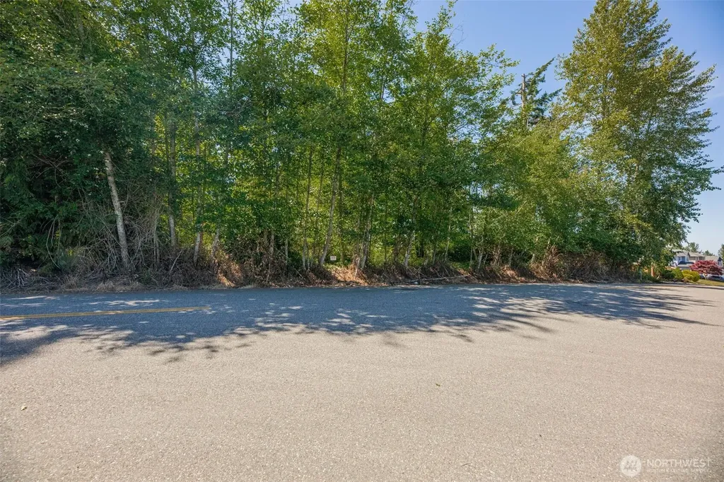 57 79th Avenue NE Marysville WA 98271