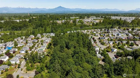 57 79th Avenue NE Marysville WA 98271