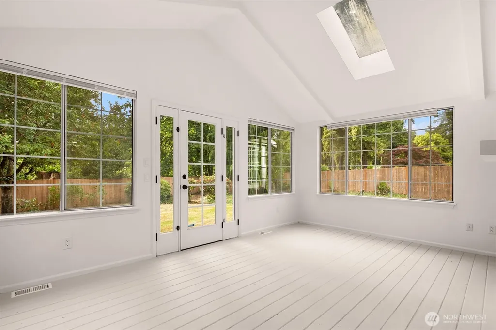 18913 136th Avenue NE Woodinville WA 98072