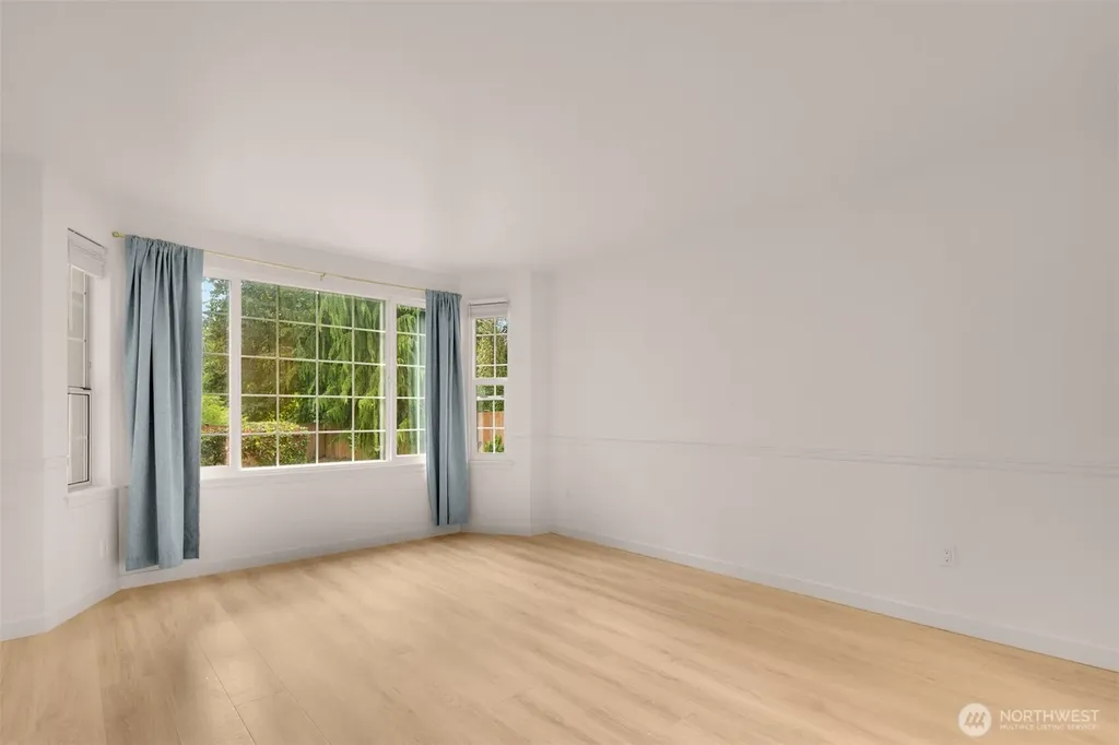 18913 136th Avenue NE Woodinville WA 98072