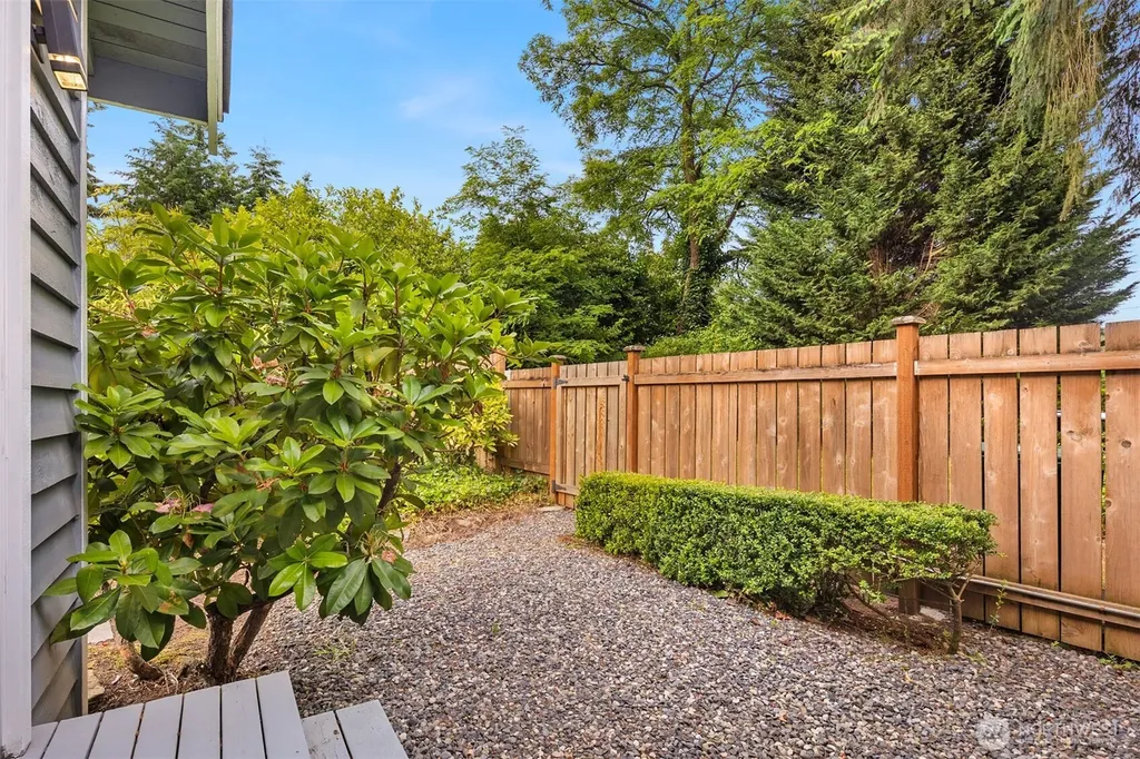 18913 136th Avenue NE Woodinville WA 98072