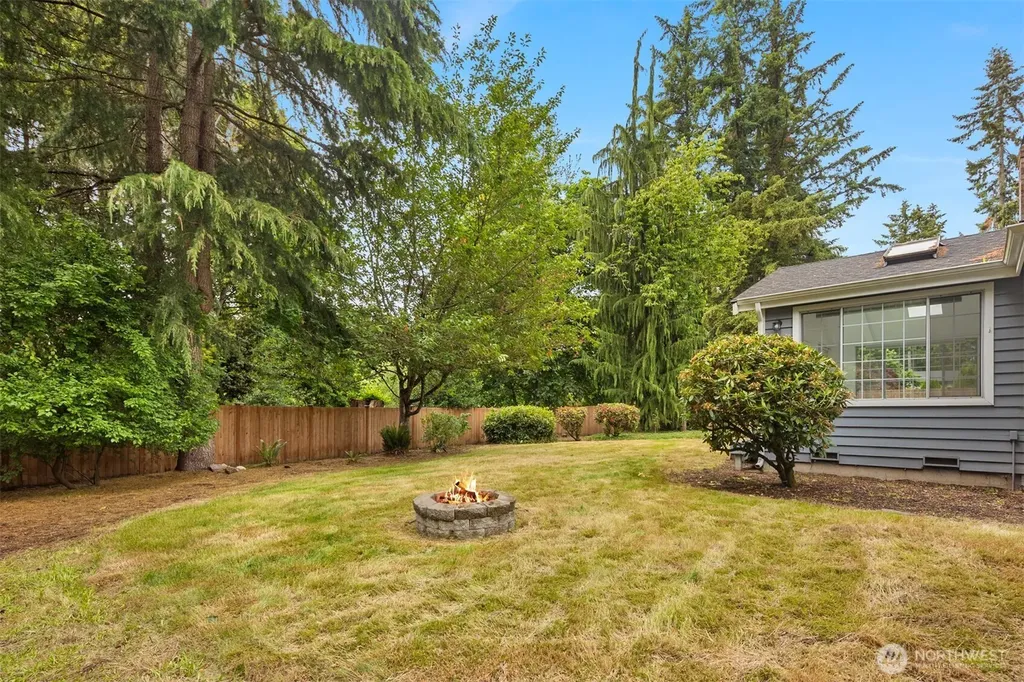 18913 136th Avenue NE Woodinville WA 98072