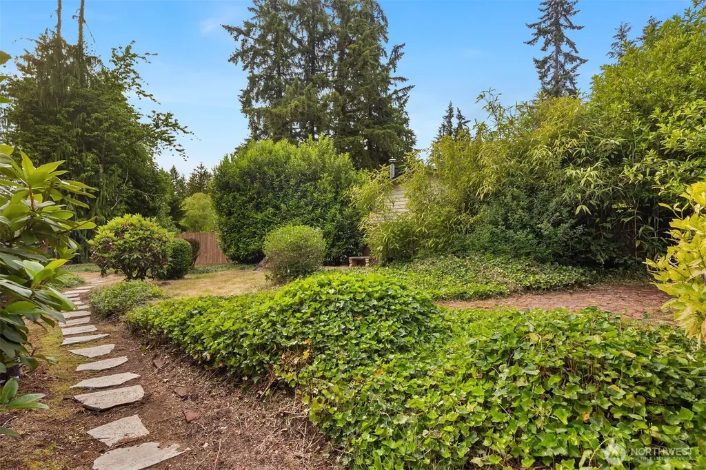 18913 136th Avenue NE Woodinville WA 98072