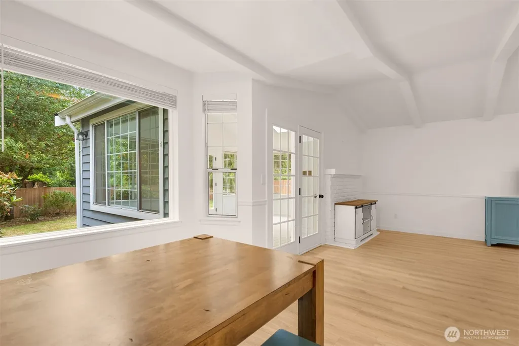 18913 136th Avenue NE Woodinville WA 98072