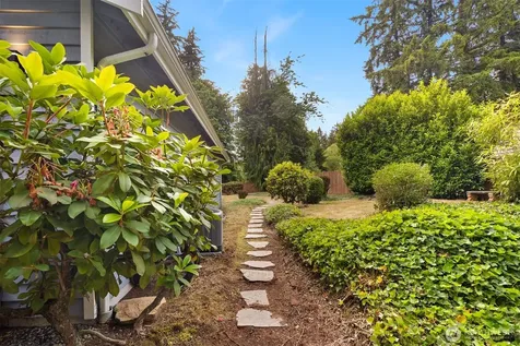 18913 136th Avenue NE Woodinville WA 98072