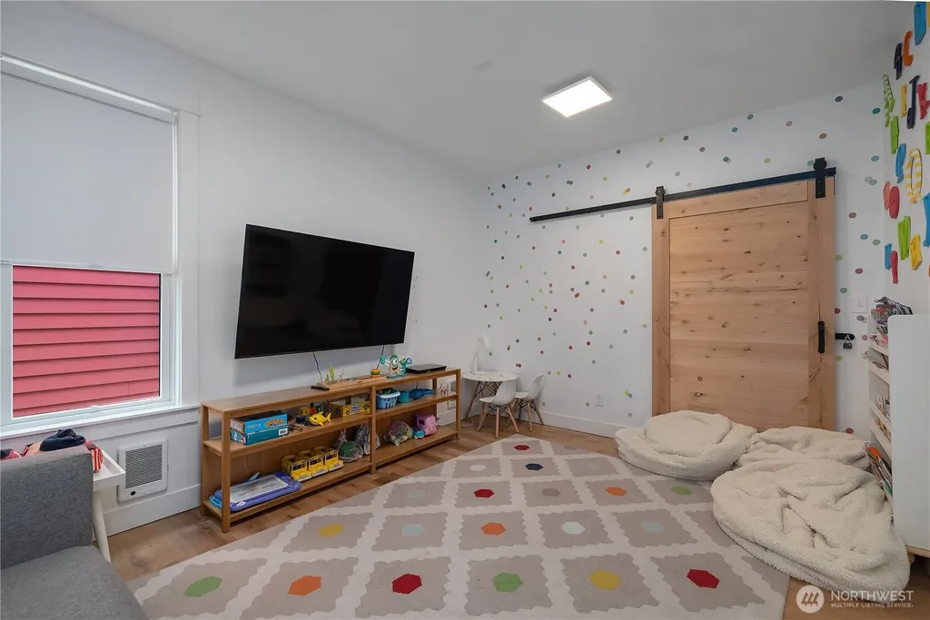 39 Madison Lane Pacific Beach WA 98571
