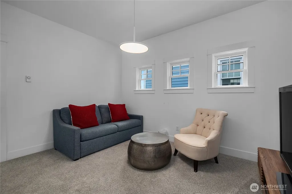 39 Madison Lane Pacific Beach WA 98571