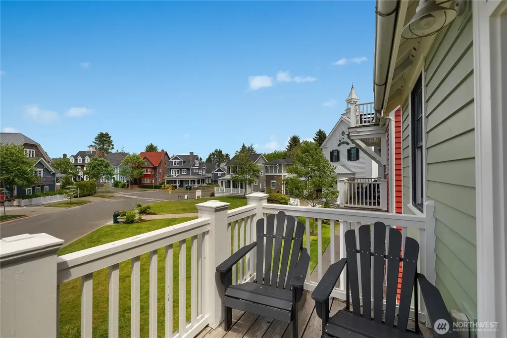 39 Madison Lane Pacific Beach WA 98571