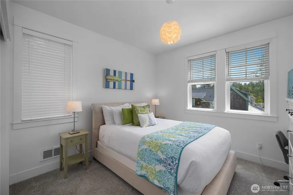 39 Madison Lane Pacific Beach WA 98571