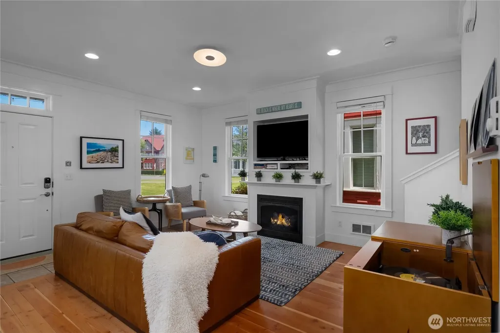 39 Madison Lane Pacific Beach WA 98571