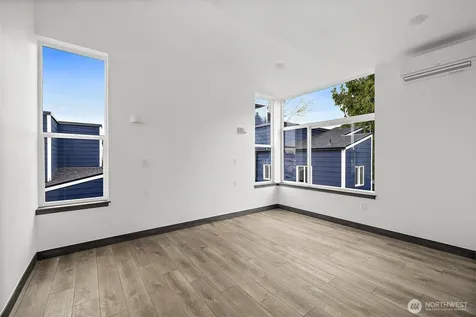 8608 42nd Avenue S Seattle WA 98118