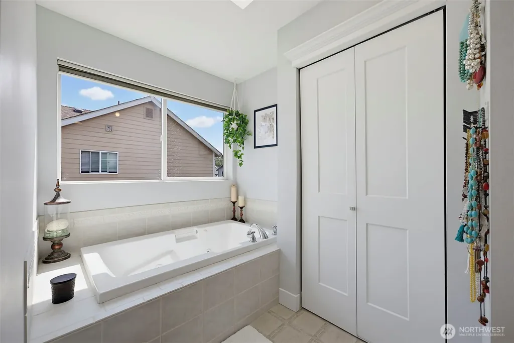 1117 Van Ogle Lane NW Orting WA 98360