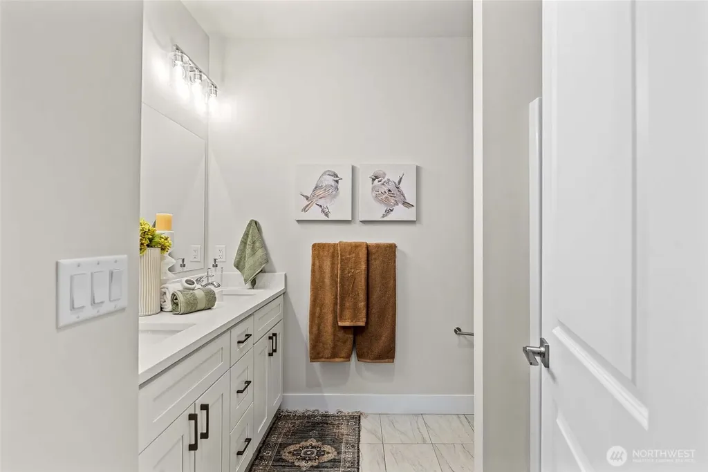 1075 Red Apple Road Wenatchee WA 98801