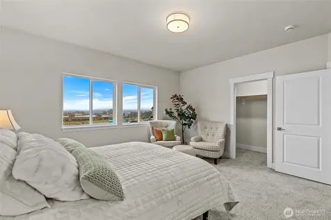 1075 Red Apple Road Wenatchee WA 98801