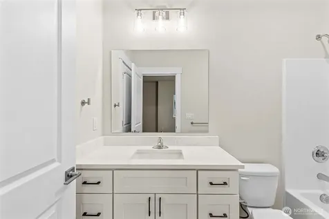 1075 Red Apple Road Wenatchee WA 98801