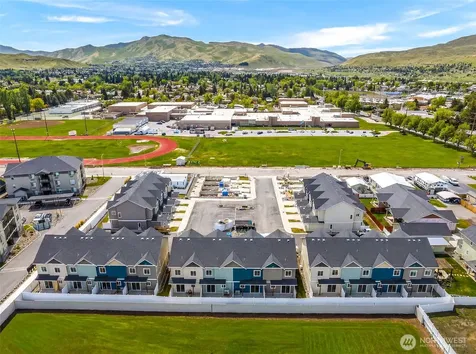 1075 Red Apple Road Wenatchee WA 98801