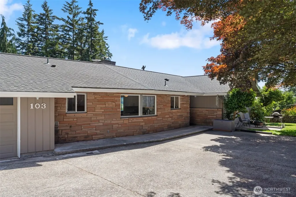 103 SE 16th Street Chehalis WA 98532