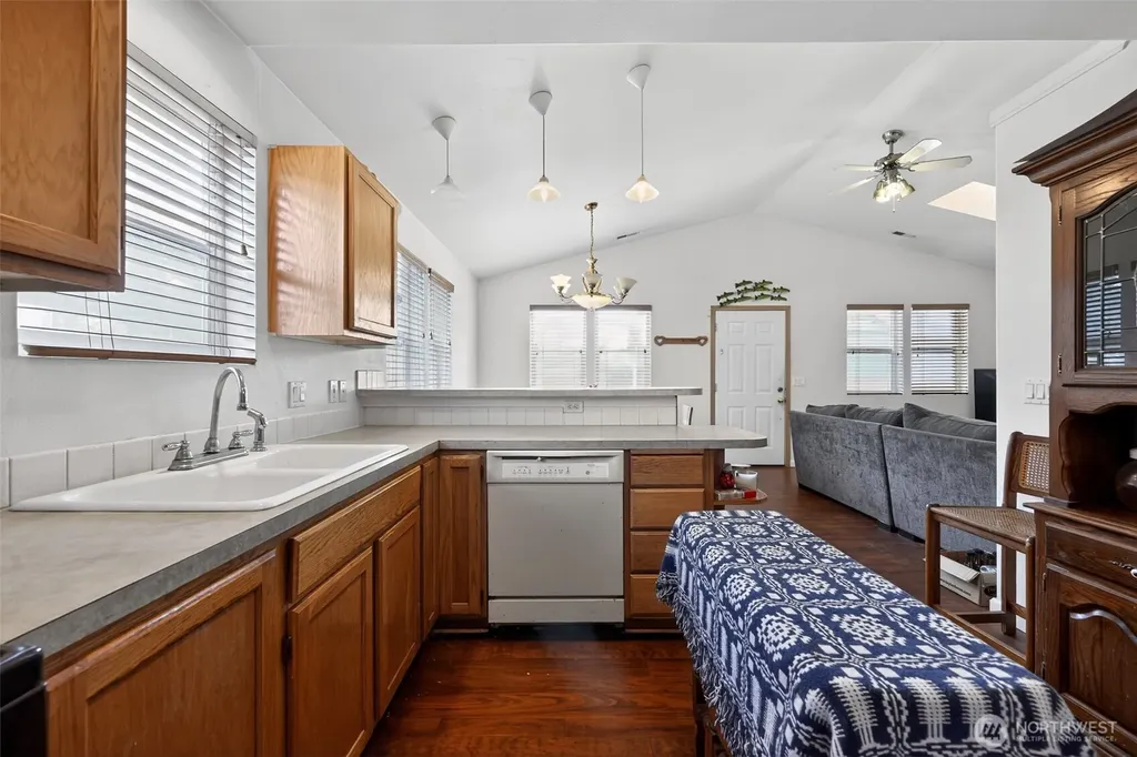 4609 S 66th Street Tacoma WA 98409