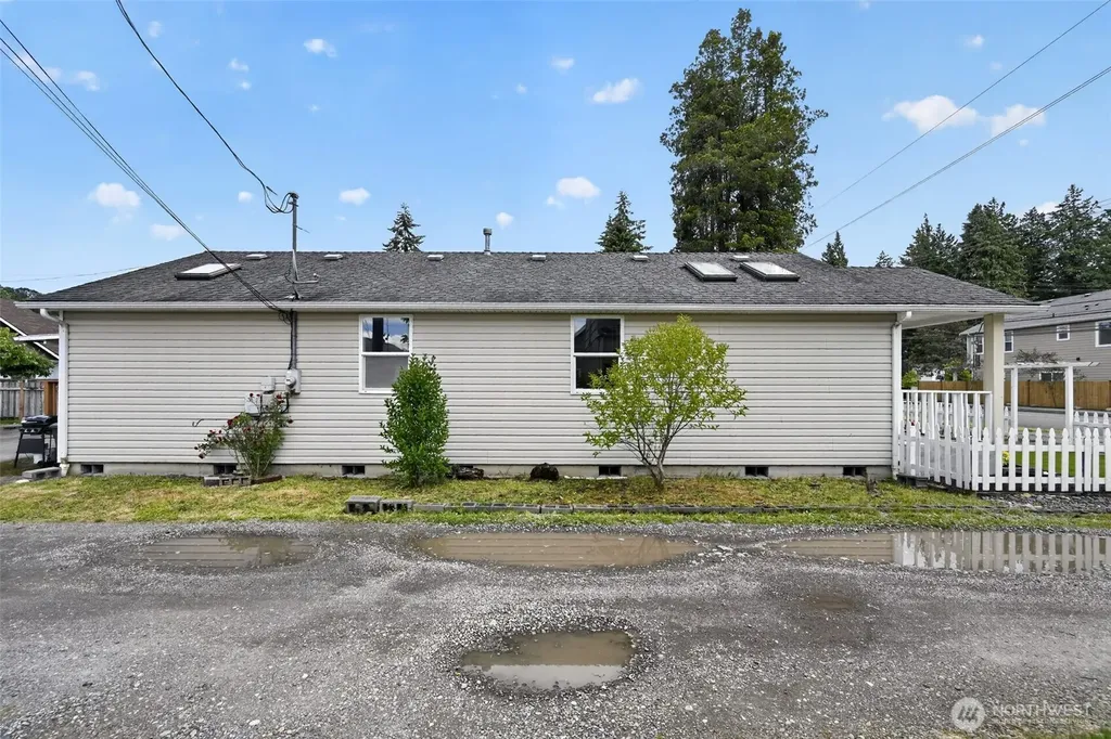 4609 S 66th Street Tacoma WA 98409