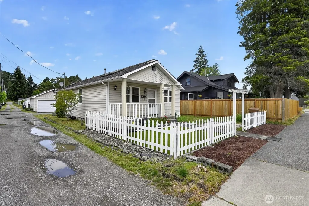 4609 S 66th Street Tacoma WA 98409