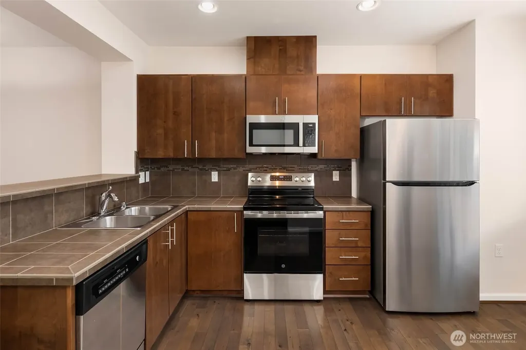 15720 Manor Way Lynnwood WA 98087