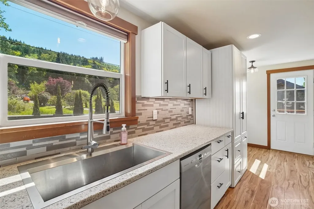 21199 Grip Road Sedro Woolley WA 98284