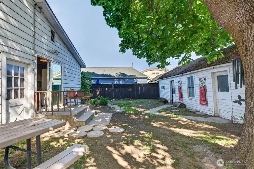 709 Marshall Street Davenport WA 99122
