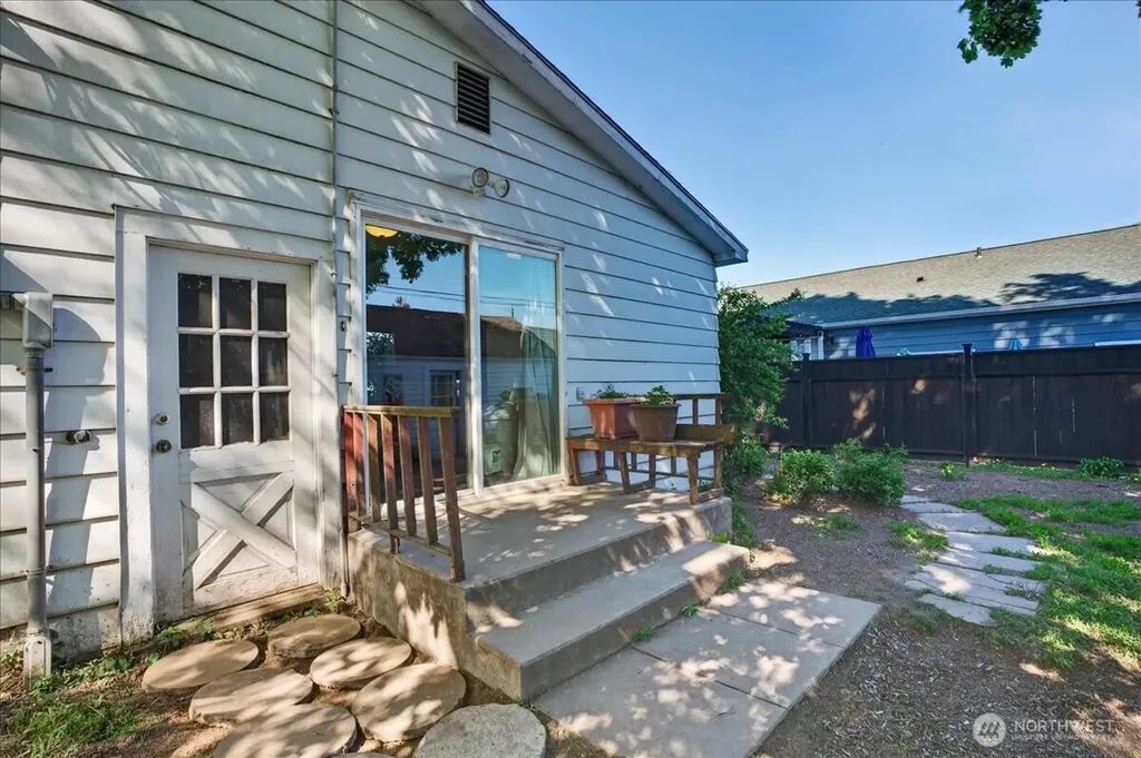 709 Marshall Street Davenport WA 99122