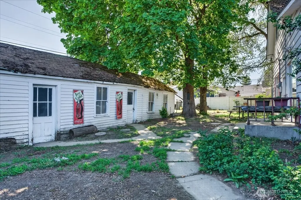 709 Marshall Street Davenport WA 99122