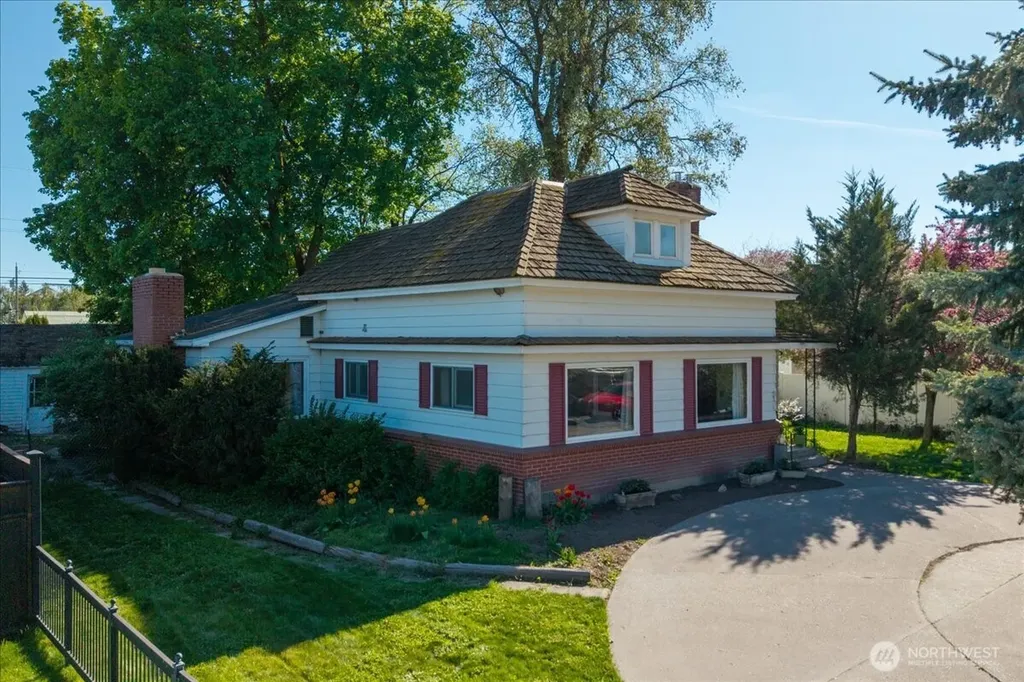 709 Marshall Street Davenport WA 99122