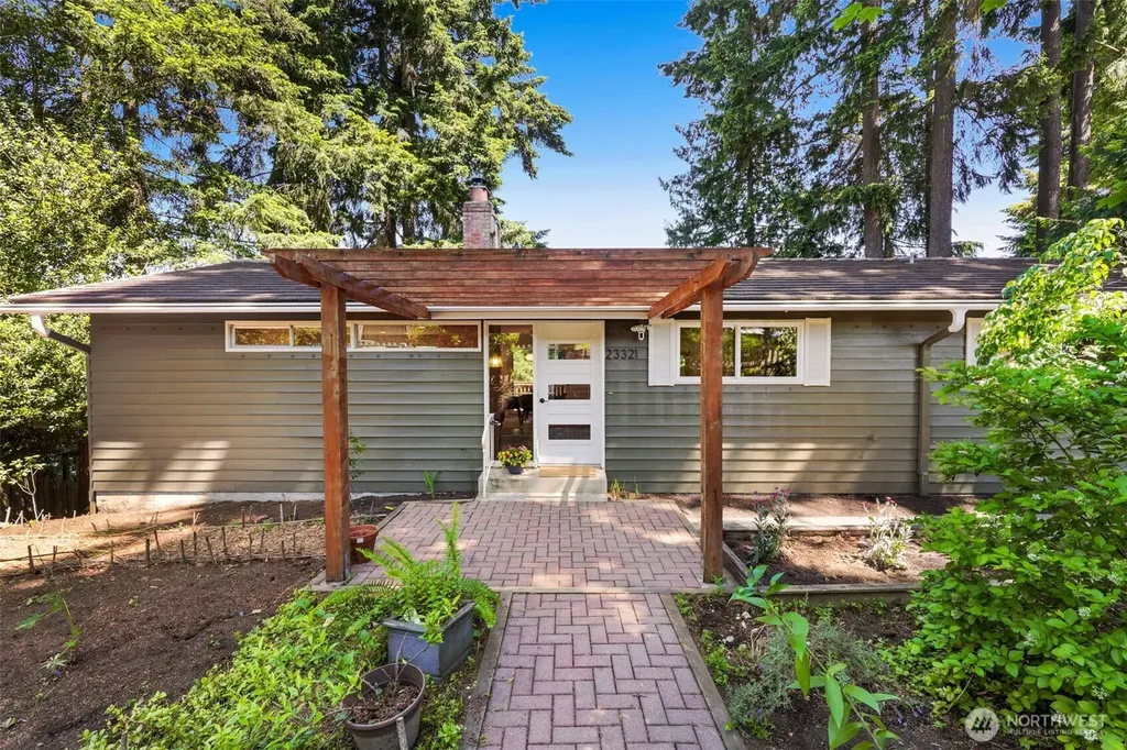 23321 75th Avenue W Edmonds WA 98026
