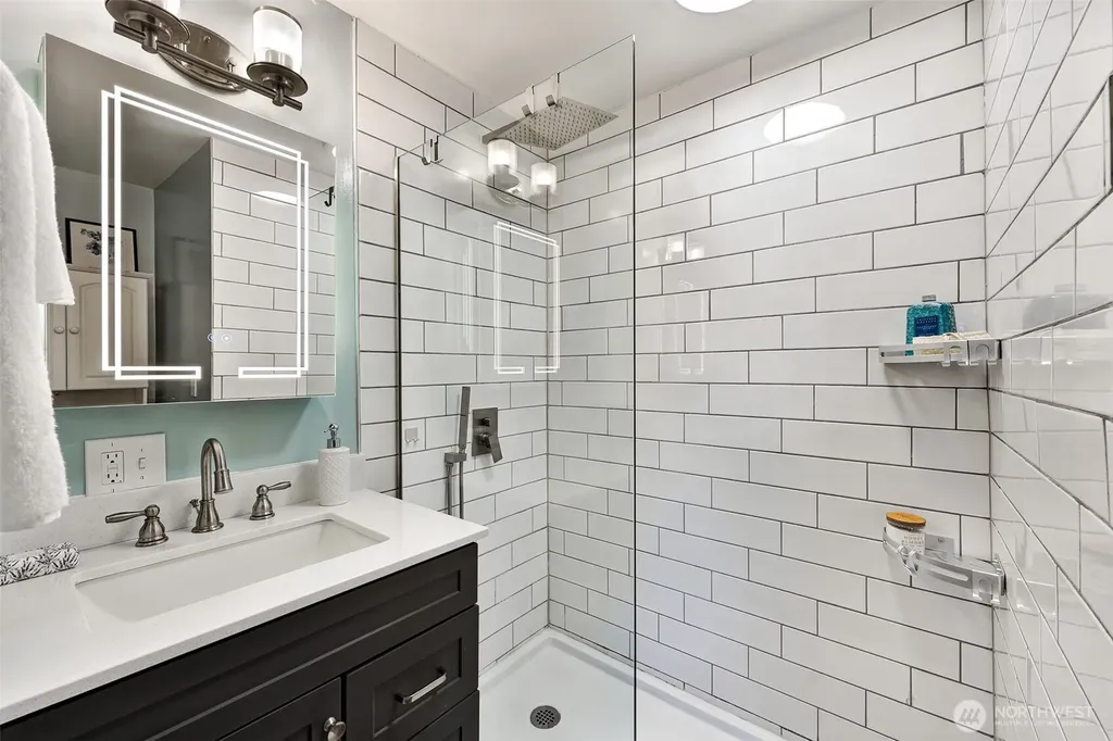 23321 75th Avenue W Edmonds WA 98026