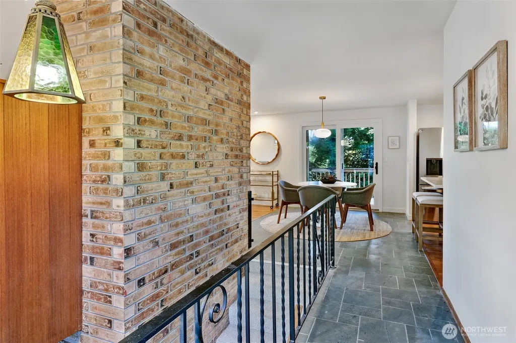 23321 75th Avenue W Edmonds WA 98026