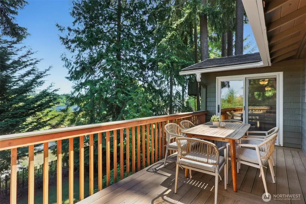 23321 75th Avenue W Edmonds WA 98026
