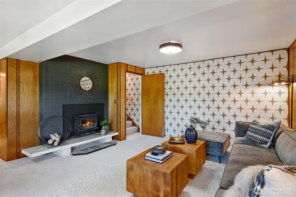 23321 75th Avenue W Edmonds WA 98026