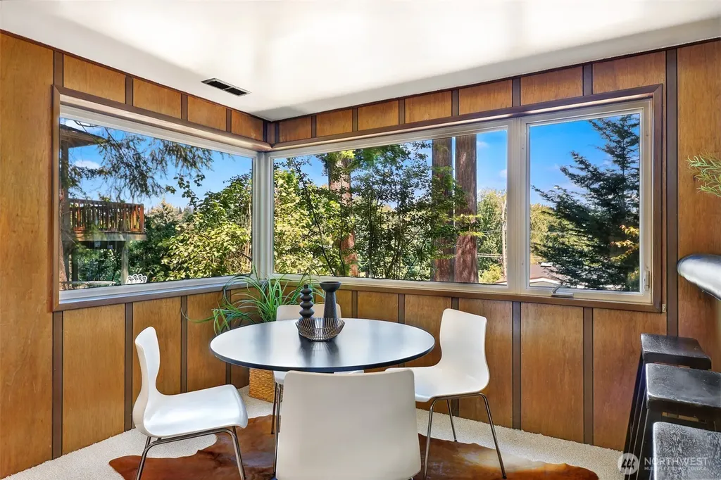 23321 75th Avenue W Edmonds WA 98026