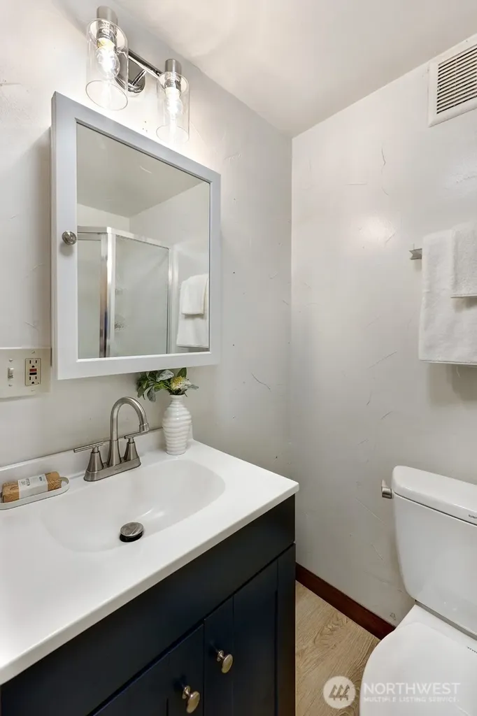 23321 75th Avenue W Edmonds WA 98026