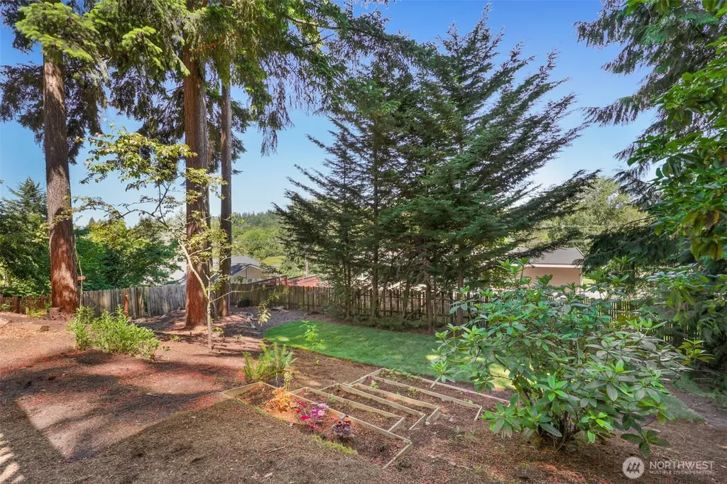 23321 75th Avenue W Edmonds WA 98026